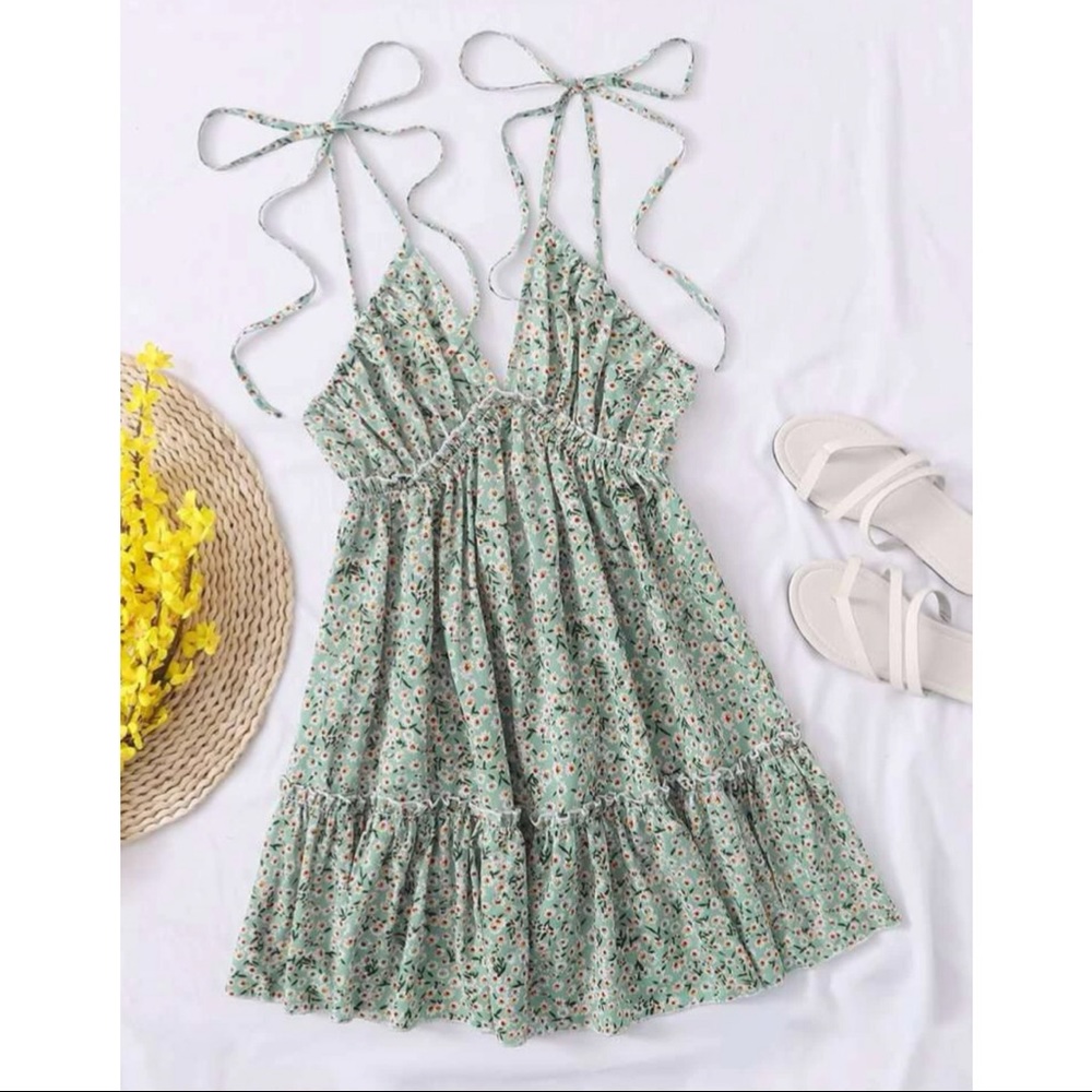 Tied Open Back Ditsy Floral Mint Green Halter Dress M